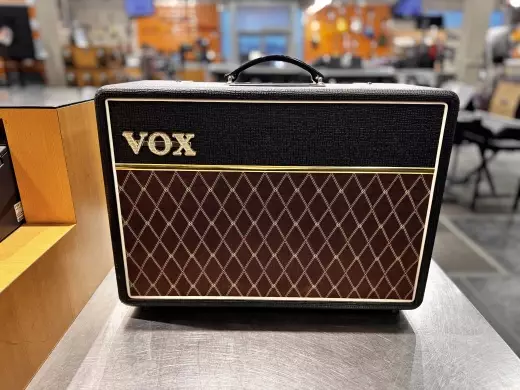 Store Special Product - Vox - AC10C1